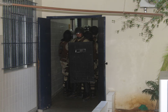 Após motim, Polícia civil e Cipe-Sudoeste realizam vistoria na cadeia de Brumado
