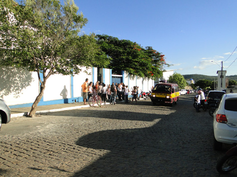 Brumado: Alunos são suspensos após briga generalizada em escola