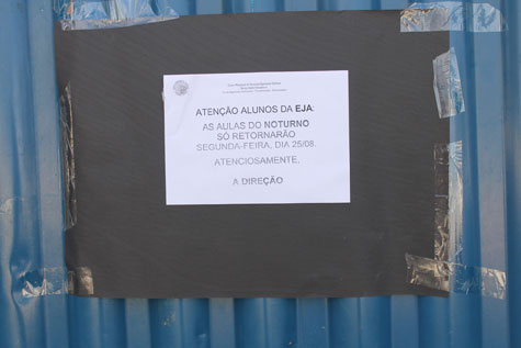 Brumado: SEMEC suspende aulas noturnas em escola onde aluno foi assassinado