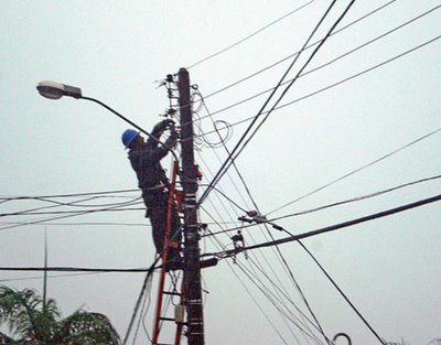 Coelba programa desligamento de energia em localidades de Brumado