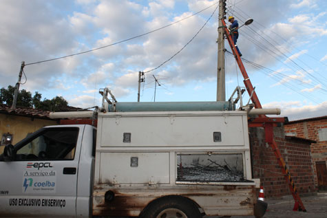 Brumado: Pipa com cerol rompe cabo de energia e causa blecaute no Bairro Mercado