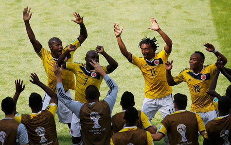 Copa 2014: Colômbia vence a Grécia por 3x0