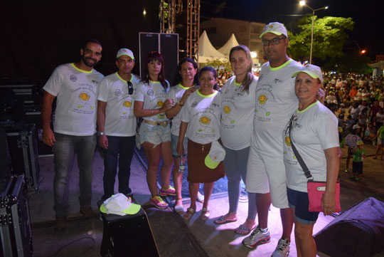 Brumadenses fazem caminhada em campanha contra o câncer infanto-juvenil