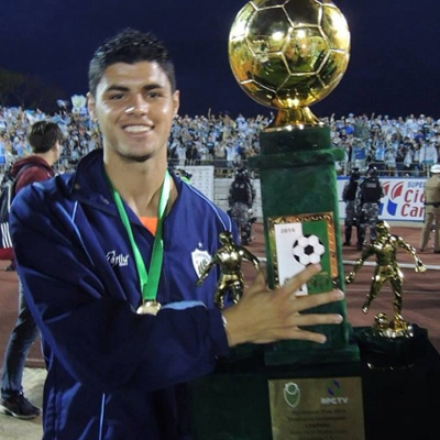 Condeúba: Diego Prates levanta taça de Campeão Paranaense