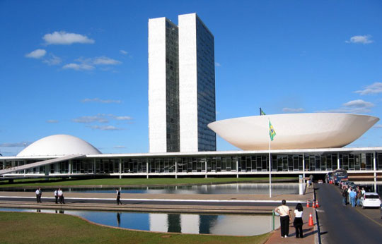 Deputados aprovam convites para que ministros falem na Câmara