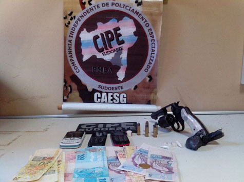Conquista: Cipe/Sudoeste prende assaltantes armados e recupera dinheiro roubado