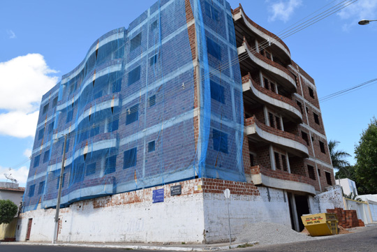 Construção civil sofre queda, mas se mantém na linha de frente em Brumado