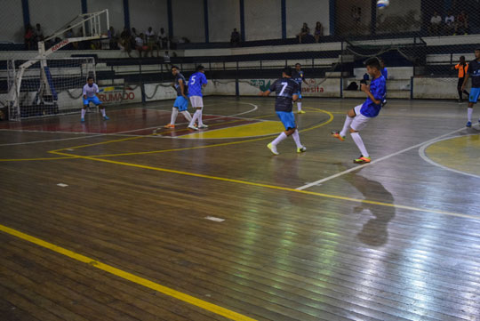 Filadélfia e Nova Sião duelam por última vaga das seminais da Copa Gospel de Futsal em Brumado