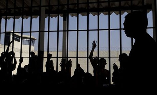 População carcerária do Brasil cresce 74% em sete anos