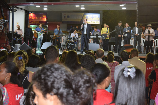 Cerca de 10 mil fieis participam da Cruzada Evangélica Internacional em Brumado