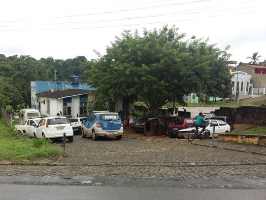 Grupo invade delegacia na cidade de Ibirapitanga e mata dois presos