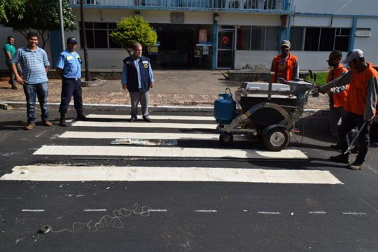 Iniciada a demarcação e sinalização das lombofaixas em Brumado