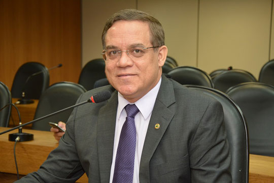 Deputado Luciano Ribeiro comemora o fim da reeleição na Mesa da Assembleia Legislativa da Bahia
