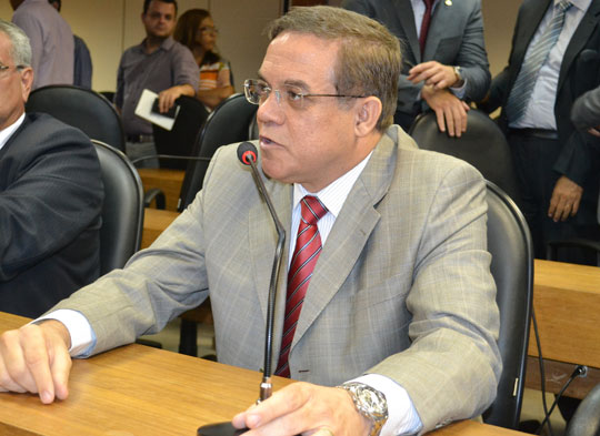 Deputado Luciano Ribeiro apresenta projeto na AL-BA de isenção de ICMS para oficiais de justiça