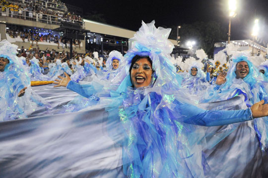 Portela é campeã do carnaval após 33 anos no Rio de Janeiro