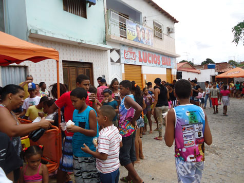 O domingo foi das crianças no Bairro Dr. Juracy em Brumado