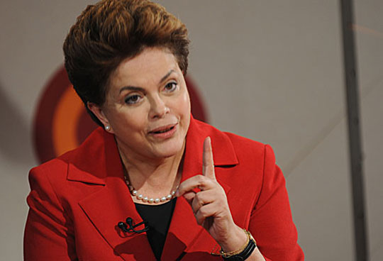 'Governo lutará para o país voltar a crescer e gerar emprego', diz Dilma