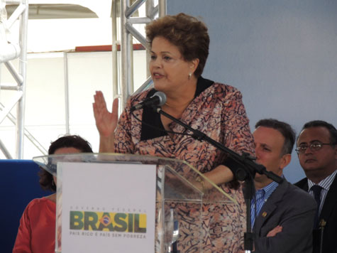TSE multa Dilma em R$ 25 mil por propaganda antecipada