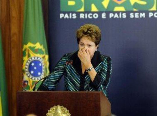 Chance de presidente Dilma Rousseff concluir mandato é de 50%