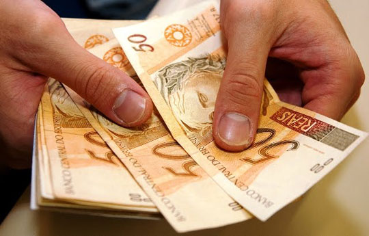 Governo regulamenta salário mínimo de R$ 788