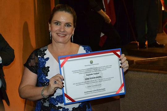 Ivana Bastos é diplomada para mais um mandato de deputada estadual