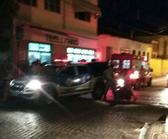 Empresário é assassinado na porta de padaria em Dom Basílio