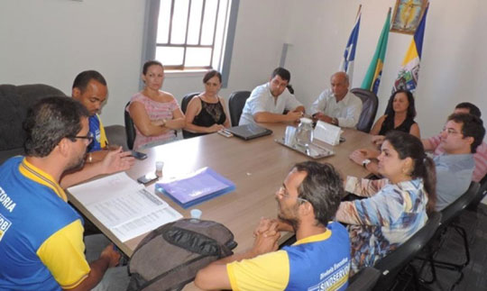 Prefeito e sindicato dos servidores se reuniram em Dom Basílio