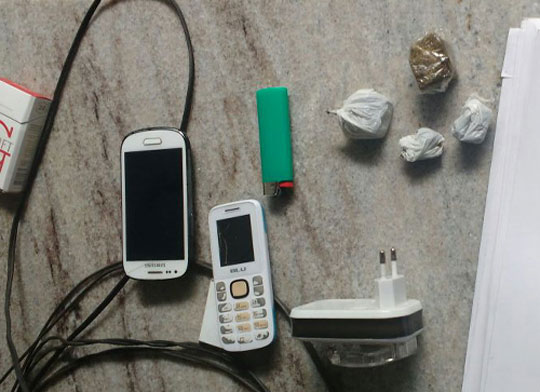 Barra da Estiva: Polícia apreende celulares e drogas na carceragem da delegacia