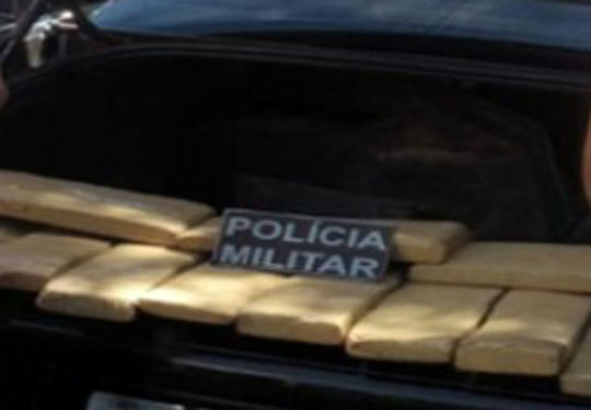 Homens são presos com 22 tabletes de substância similar à maconha em Riacho de Santana