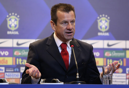 Dunga convoca 7 olímpicos para a Copa América