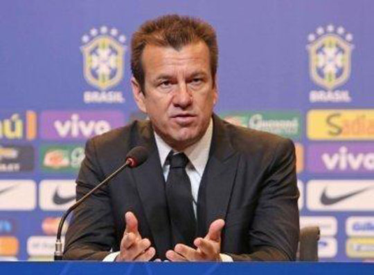Dunga anuncia convocados da seleção brasileira para os jogos contra Uruguai e Paraguai