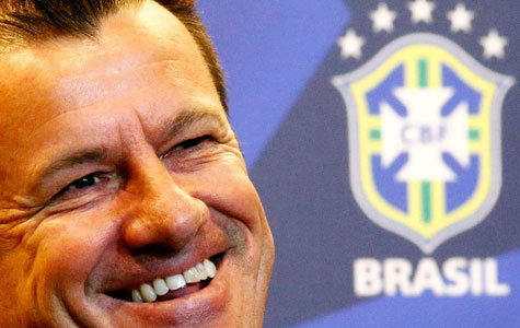 Apostando em novatos, Dunga escala apenas 10 jogadores que disputaram a Copa de 2014