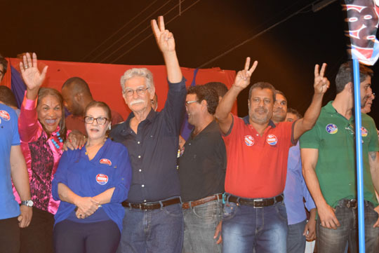 Eleições 2016: Eduardo Vasconcelos faz caminhada em primeiro dia de campanha em Brumado