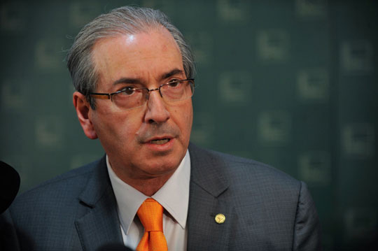 Cunha diz a Temer que, se cair, levará com ele 150 deputados, senador e ministro