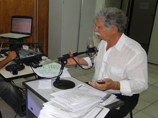 Brumado: Prefeito Eduardo Vasconcelos retoma transmissão do programa semanal de rádio