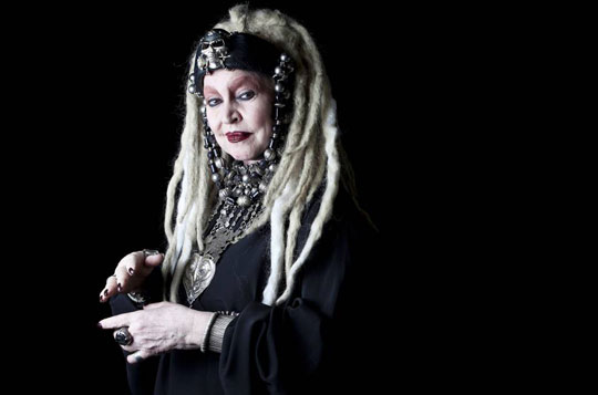 Morre Elke Maravilha, a extravagante diva da TV brasileira