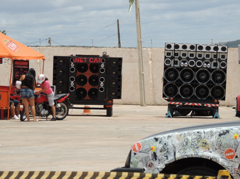 Fotos: Encontro de Paredões e Carros Rebaixados em Brumado