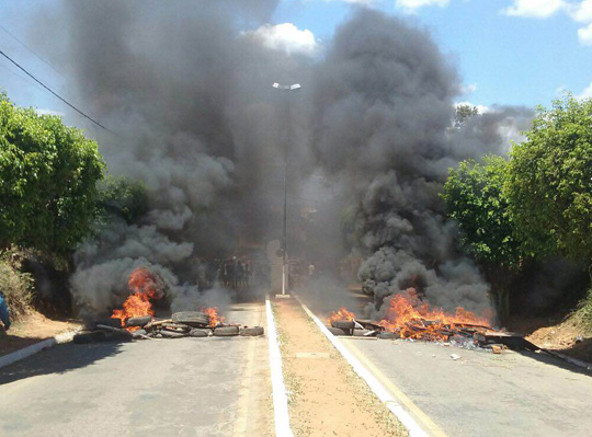Morte de comerciante e elevado número de assaltos gera protesto em Érico Cardoso