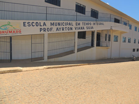 Brumado: Aulas são suspensas na Escola Ayrton Viana após incêndio a ônibus