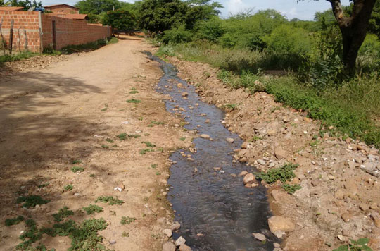 Brumado: 30 dias de esgoto a céu aberto no Bairro Malhada Branca