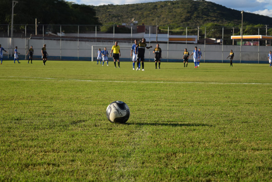 Santos marca primeiro gol, mas sofre quarta derrota seguida pelo brumadense de futebol
