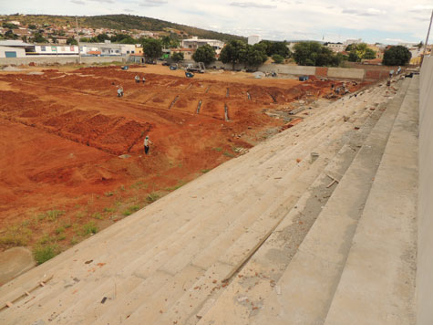 Brumado: Obra do Estádio dos Prazeres está com sete meses de atraso