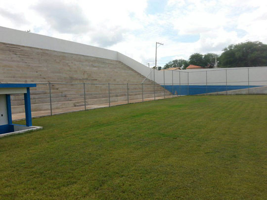 Brumado: Prefeito e secretários fazem visita às obras do Estádio Gilberto Cardoso