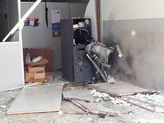 Bandidos explodem caixa eletrônico em banco e fogem sem levar dinheiro em Adustina