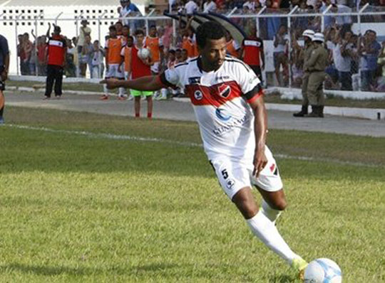 Flamengo de Guanambi e Flu de Feira empatam na primeira partida da final