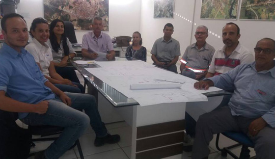 Seinfra e SMTT se reúnem com a FCA para viabilizar liberação de passagem férrea em Brumado