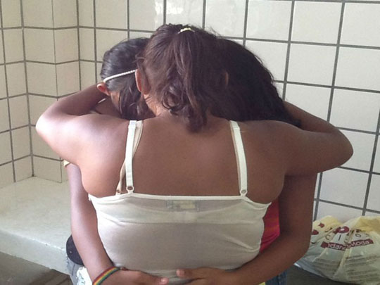 Pai é preso por estuprar filhas gêmeas em Teixeira de Freitas 