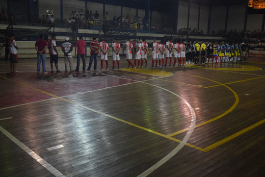 Atletas e dirigentes cobram do secretário de esportes mais atenção com o futsal brumadense