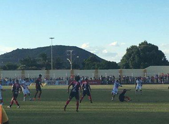 Flamengo de Guanambi derrota o Vitória e larga na frente na disputa por vaga nas semifinais