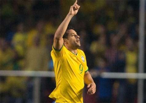 Gol de Fred dá vitória ao Brasil sobre Sérvia no último jogo antes da Copa